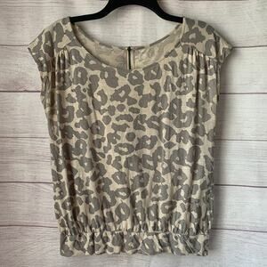 Ann Taylor LOFT Beige Gray Leopard Print Blouse Cap Sleeve Zipper Back Size S